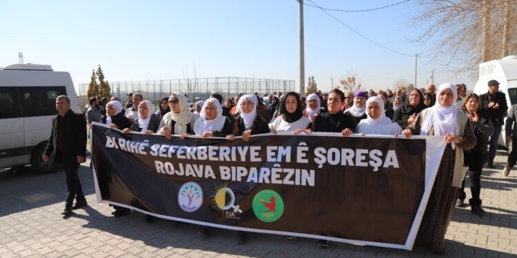 Nisêbîn sınırında Tişrîn için nöbet