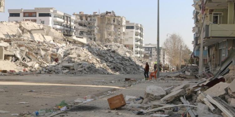 51 kişinin öldüğü binaların müteahhidi tahliye edildi