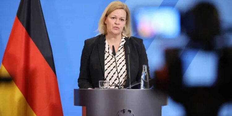 Almanya Suriyeli mültecilerin durumunu inceleyecek