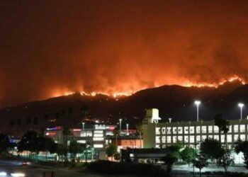 Los Angeles’ta yangın nedeniyle olağanüstü hal ilan edildi