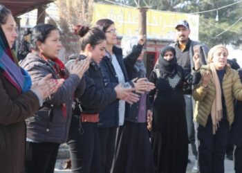 Halk saldırılara rağmen Tişrîn’i terk etmiyor