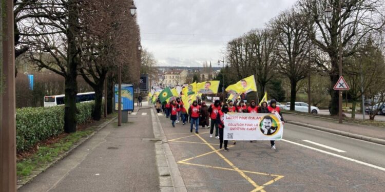 Uzun Yürüyüş 6’ncı gününde Mantes-la-Jolie’de