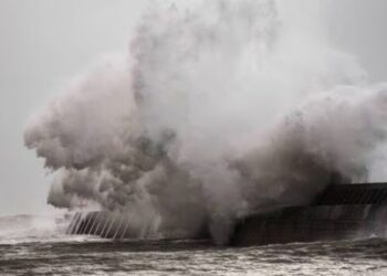 Eowyn Fırtınası nedeniyle yüzbinlerce ev elektriksiz