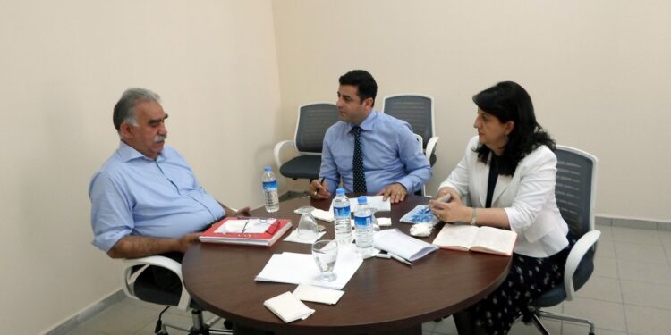 Demirtaş: Güven verici somut adımlar hızlıca atılmalı