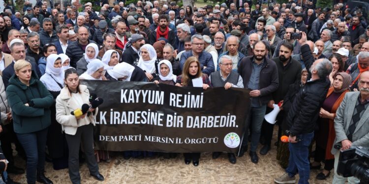 Akdeniz’de kayyım protestosunda direniş mesajı