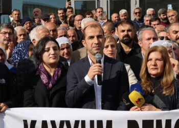 Bayındır: Ya demokratik çözümü seçersiniz ya da muhatap olmaktan çıkarsınız