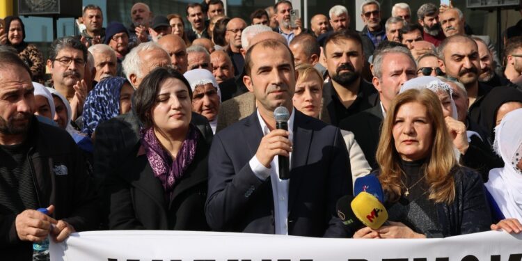 Bayındır: Ya demokratik çözümü seçersiniz ya da muhatap olmaktan çıkarsınız