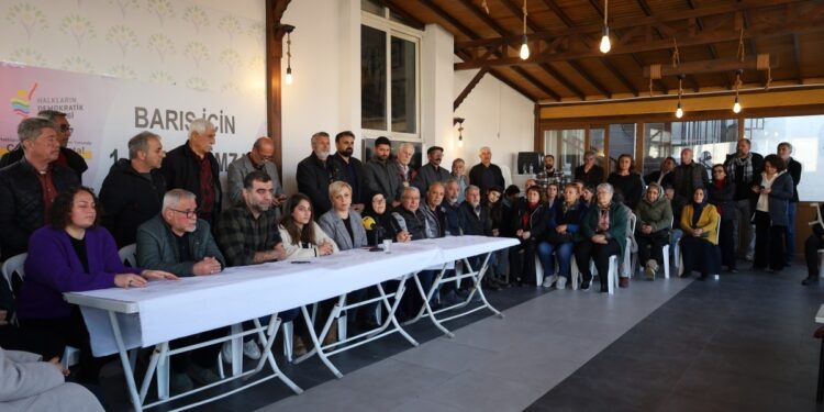 ‘Barış İçin 1 Milyon İmza’ kampanyasının Mersin ayağı başlatıldı