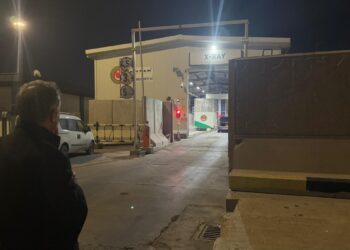Gazetecilerin cenazesini almaya giden heyete engel sürüyor