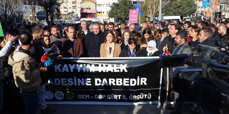 Bakırhan’dan kayyıma: Badem bıyıklı hırsız utanmıyor musun?