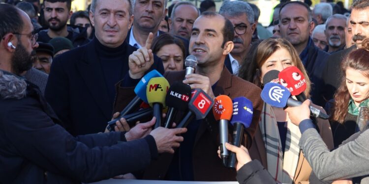 Sêrt’te konuşan Bayındır: Sonuna kadar direneceğiz