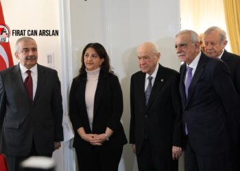 Bekaroğlu: Meclis demokratikleşmenin önünü açacak düzenlemeler yapmalı