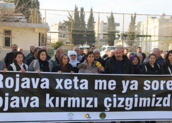 ‘Rojava’da onurlu yaşam ütopya olmaktan çıktı’