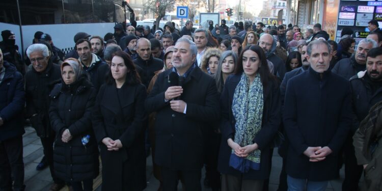 ‘Ölünün defin hakkı, ailelerin yas hakkı engellendi’