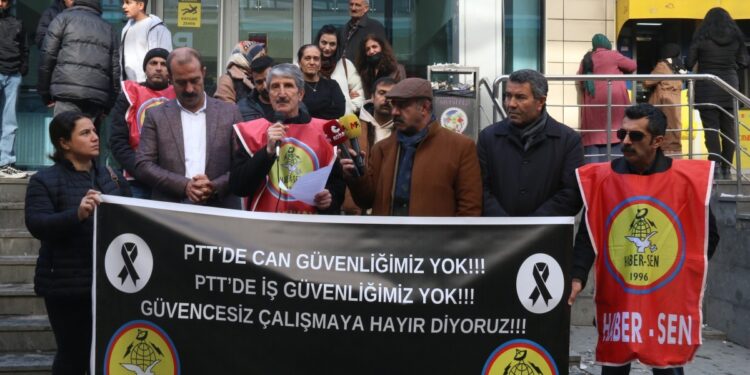 PTT çalışanlarına saldırı Wan’da protesto edildi
