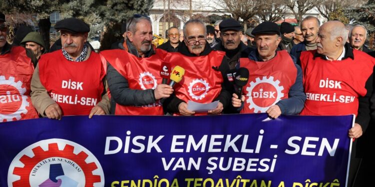Emekliler 2025’i ‘iktidarın gidiş yılı’ ilan etti!