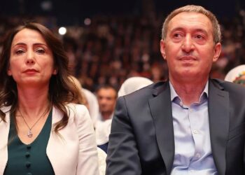 Hatimoğulları ve Bakırhan’dan gazetecilerin gözaltına alınmasına tepki