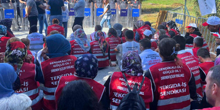 6 ay süren ‘Polonez direnişi’ işçilerin zaferiyle sonuçlandı