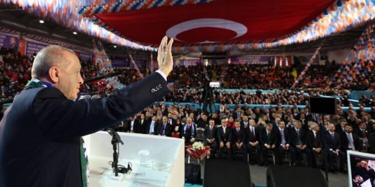 AKP’de bayrak eğişimi yaşanıyor, yeni “öz Reisçi” nesil geliyor