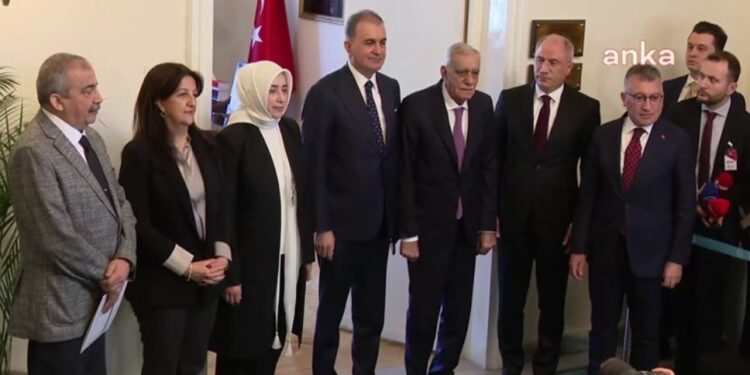 AKP'den açıklama: "Olumlu şekilde sohbet ettik!"