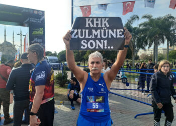 Adana Maratonu’nda ‘KHK Zulmüne Son’ pankartı!