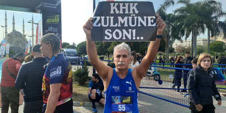 Adana Maratonu’nda ‘KHK Zulmüne Son’ pankartı!