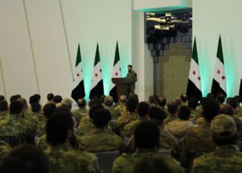 Ahmed eş-Şara, silahlı grupların temsilcilerine zafer konuşması yaptı, resmen Devlet Başkanı oldu