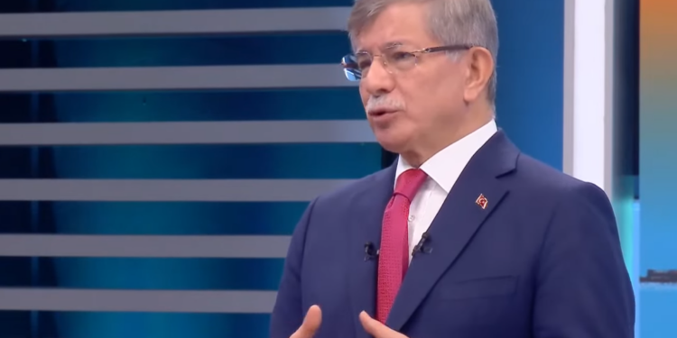 Ahmet Davutoğlu’ndan ‘Öcalan’ açıklaması: “Ev hapsine çıkabilir”