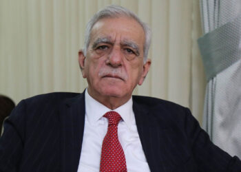 Ahmet Türk'ten Dikkat Çeken Açıklama: 'İki veya Üçüncü İmralı Ziyaretinde Silah Bırakma Çağrısı Gelebilir'