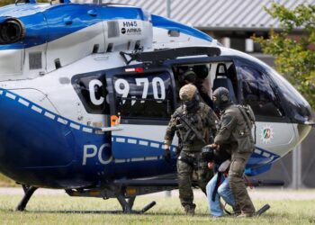 Almanya'da sınır dışını zorlaştıran uygulamalara eleştiri