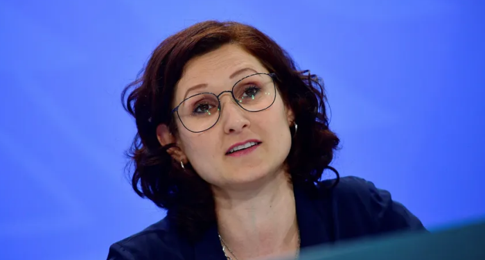 Almanya’nın ayrımcılıkla mücadele komiseri Ferda Ataman, hükümeti X’ten ayrılmaya çağırdı