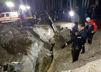 Amasya'da sondaj sırasındaki göçükte, toprak altında kalan iki işçi hayatını kaybetti