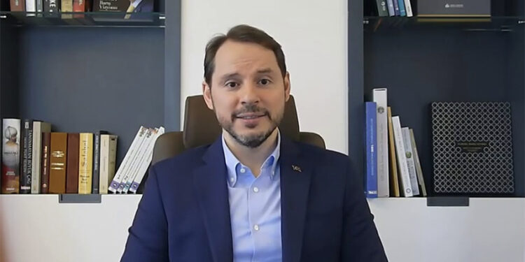 Ankara kulisi: Fidan gidiyor yerine Albayrak geliyor