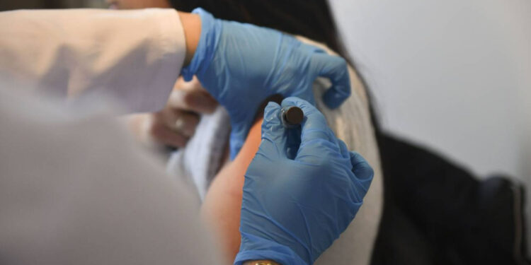 Ankara'da Bin 800 Kişi Ücretsiz HPV Aşısının İlk Dozunu Oldu