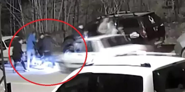 Ankara’da otomobil öğrencilerin arasına daldı: 2 yaralı