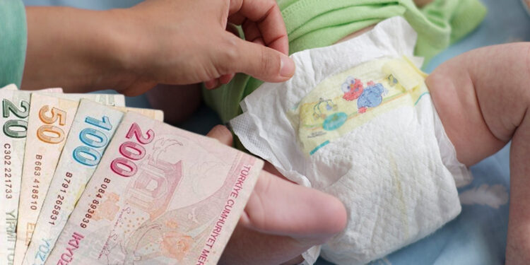 Anne-Babalar Kara Kara Düşünüyor... Bebek Bezine Büyük Zam