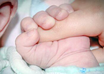 Asıl yapılması gereken istihdam kayırmacılığından vazgeçilir muhtaç durumdaki aile bireylerinden birine iş sunmak