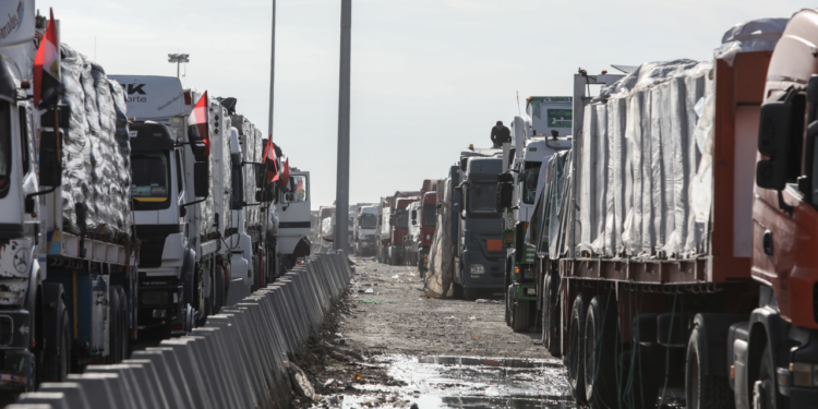 Ateşkesin Ardından Yardım Tırları Gazze'ye Ulaştı
