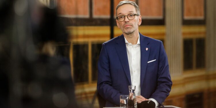 Avusturya’da koalisyon görüşmeleri çöktü; aşırı sağ iktidarın kapısında