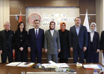 Bakanlık “Aile Yılı” projeleri için toplandı, DİSK ve KESK davet edilmedi