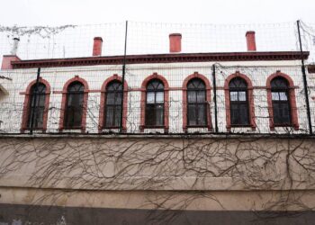 Bakırköy’de özel bir liseye silahlı saldırı: 2 kişi gözaltına alındı