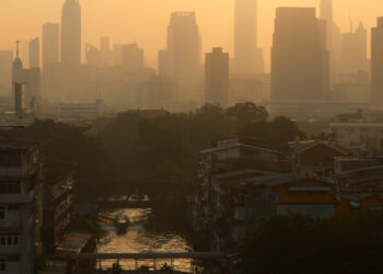 Bangkok'ta Hava Kirliliği Alarmı: Toplu Taşıma Ücretsiz, 352 Okul Tatil Edildi