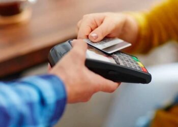 Banka ve kredi kartı harcamaları en fazla hangi sektörde gerçekleşti?