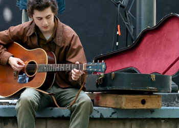 Bob Dylan'ın Daktilo ile Yazılmış Şarkı Taslağı 510 Bin Dolara Alıcı Buldu