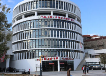 Bolu Belediyesi’ne ‘Kartalkaya-yangın’ operasyonu; iki gözaltı