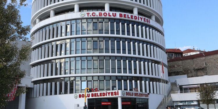 Bolu Belediyesi’ne ‘Kartalkaya-yangın’ operasyonu; iki gözaltı