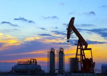 Brent petrol ABD'nin Rusya'ya yönelik yaptırımlarını yoğunlaştırmasının ardından yüzde 3'e yakın arttı
