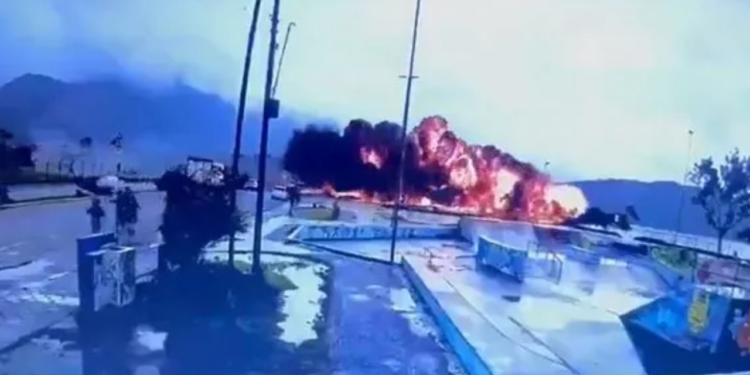 Brezilya'da Uçak Faciası, İnişe Geçmek Üzereyken Bir Anda Alev Aldı