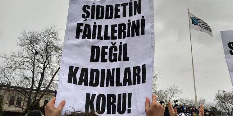 "Bugün annenizi öldüreceğim" dedikten sonra parkta gördüğü eşini vurdu!