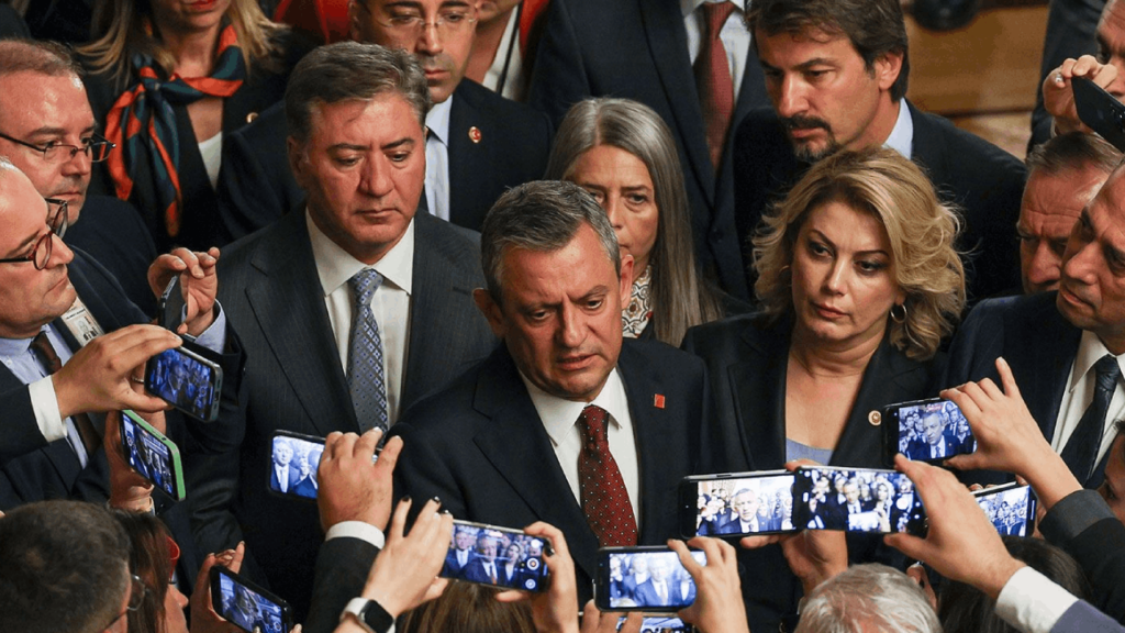 CHP Lideri Özel ve Beraberindeki Vekiller Bolu'ya Gidiyor